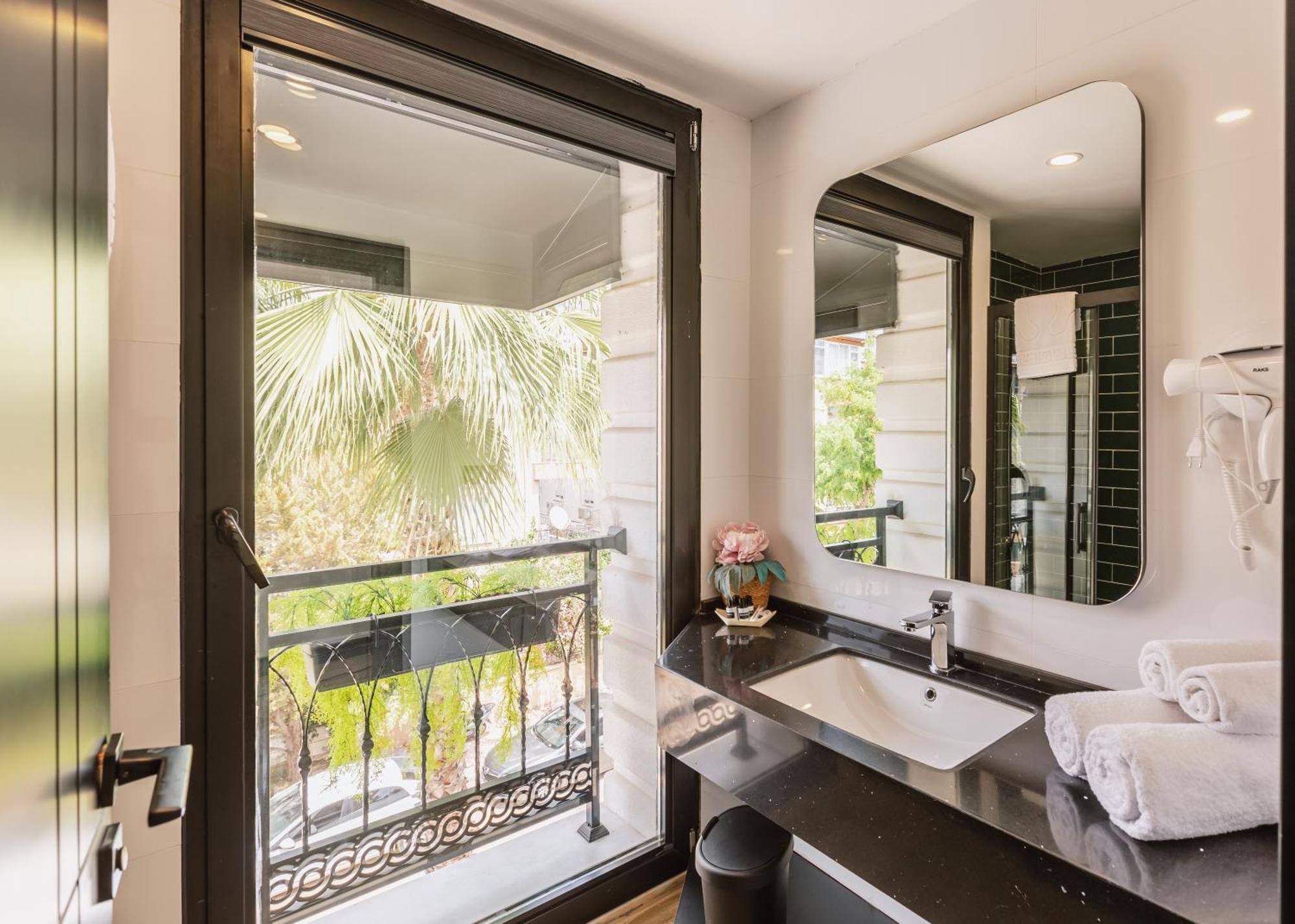 Ella Suites Hotel Antalya Bagian luar foto
